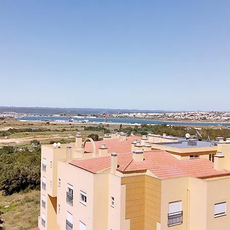 Beira Mar Apartment *